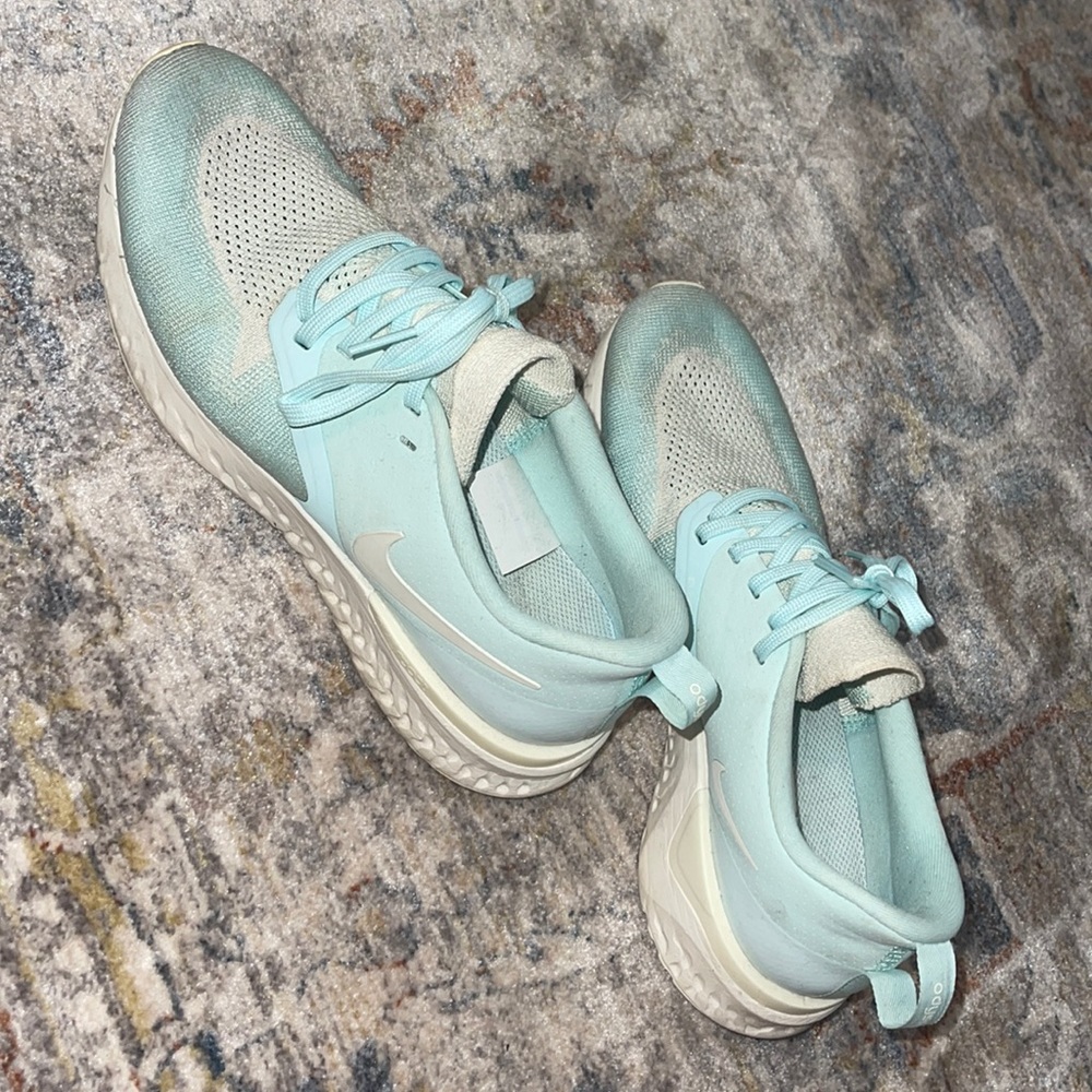Nike Odyssey React
